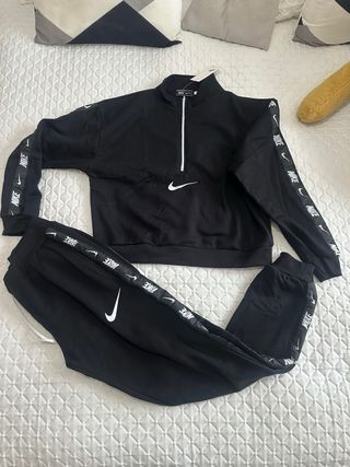 Conjunto deportivo mujer negro