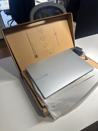 ASUS VivoBook i3 8GB 15.6 Portátil