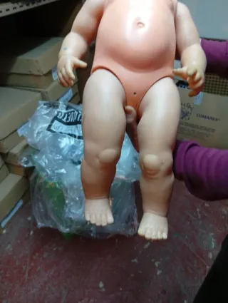 Muñeca antigua de plástico