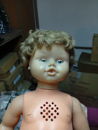 Muñeca antigua de plástico