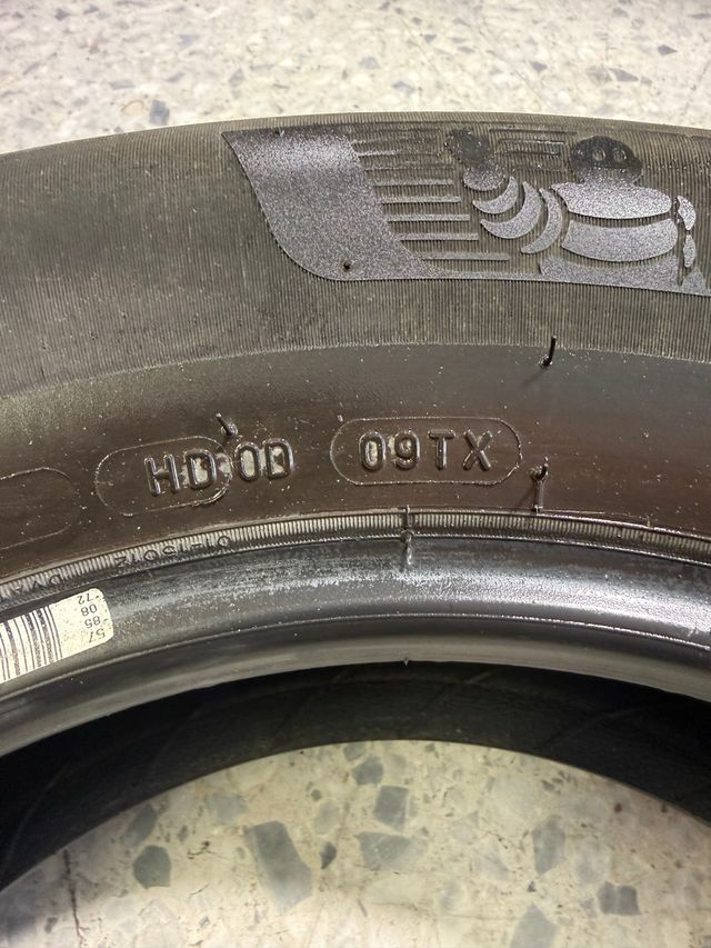 3 Neumáticos 4 Estaciones 215/65 R16 102V