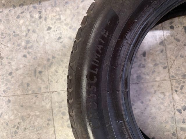 3 Neumáticos 4 Estaciones 215/65 R16 102V
