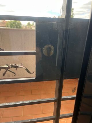 Ventana aluminio corredera con rejas