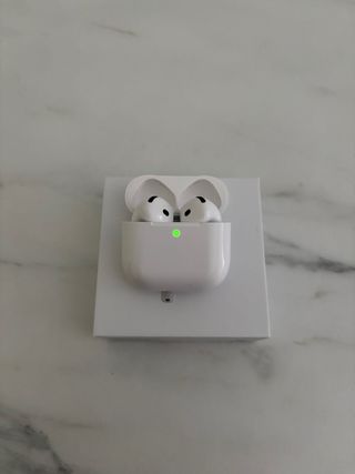AirPods 4 con Cancelación de Ruido