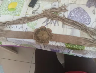 Cintura vintage con frange e decorazioni