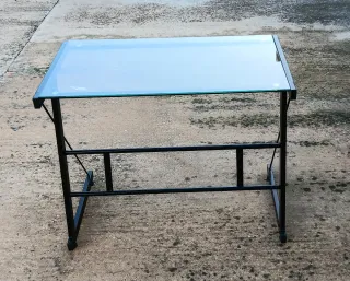 Mesa de cristal y metal negra