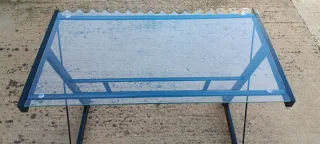 Mesa de cristal y metal negra