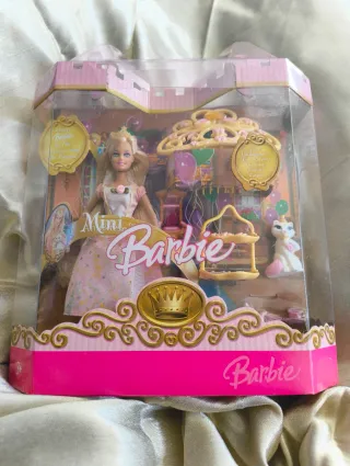 Barbie Mini Kingdom Princess Annaliese