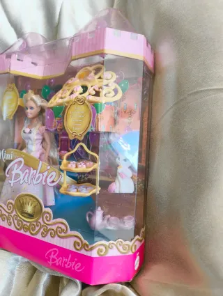 Barbie Mini Kingdom Princess Annaliese