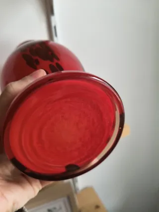 Jarrón de cristal rojo y marrón