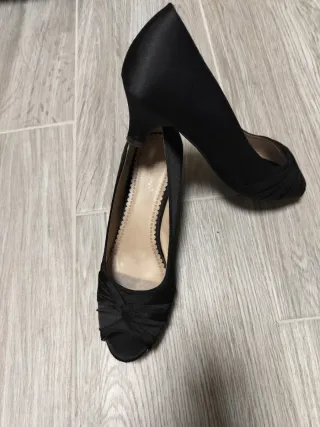 Conjunto de zapatos: negros y marrones