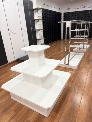 Mobiliario Tienda Ropa y Calzado