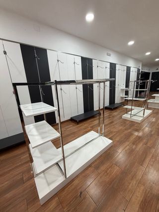 Mobiliario Tienda Ropa y Calzado