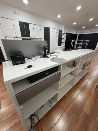 Mobiliario Tienda Ropa y Calzado