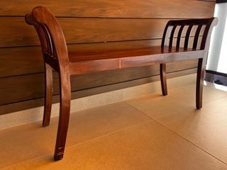 Banqueta de madera estilo neoclásico