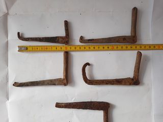 5 Herrajes antiguos para enganchar las bisagras