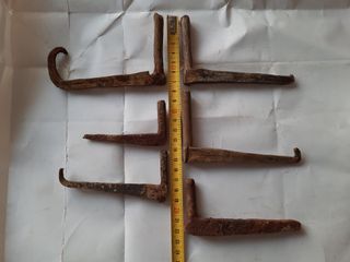 5 Herrajes antiguos para enganchar las bisagras