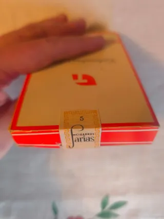 Caja Antigua de Puros Farias Superiores