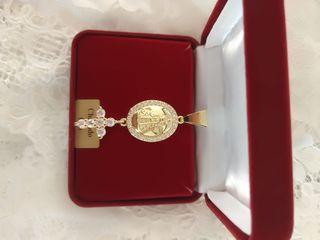 Medalla Virgen Desamparados y Cruz en Oro