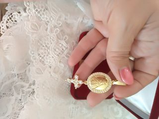 Medalla Virgen Desamparados y Cruz en Oro