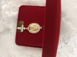 Medalla Virgen Desamparados y Cruz en Oro