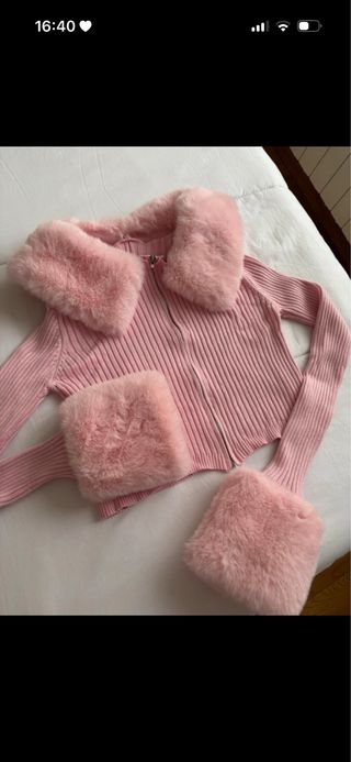 Chaqueta rosa con detalles de pelo