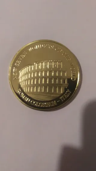 Moneda 24k Coliseo Romano