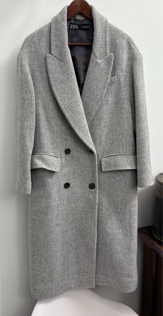 Abrigo lana largo gris de Zara
