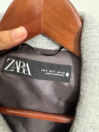 Abrigo lana largo gris de Zara