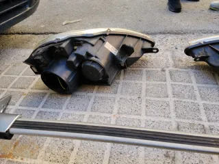 Faros Peugeot 807 / Fiat Ulysse / Citroën C8.