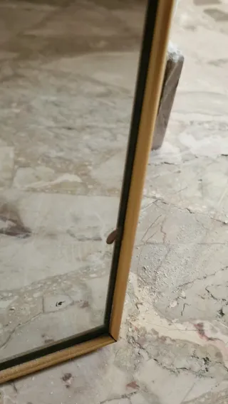 Coppia Specchi da Parete Verticali con Cornice Oro