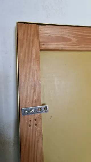 Coppia Specchi da Parete Verticali con Cornice Oro