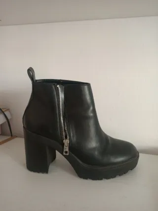 Botines tacón grueso negros