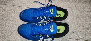 Scarpe chiodate Nike blu e nere