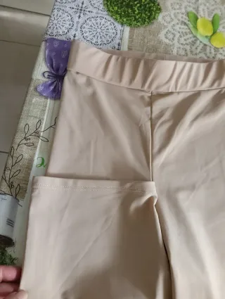 Zara Pantaloncini Elasticizzati Beige