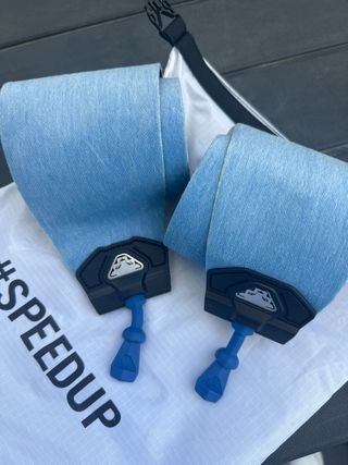 Esquís de montaña Dynafit con fijaciones y pieles