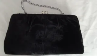 Bolso de mano Negro terciopelo con cadena