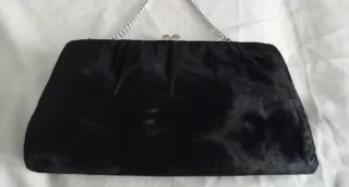 Bolso de mano Negro terciopelo con cadena