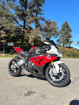 BMW S1000RR 2012 Negra y Rosa