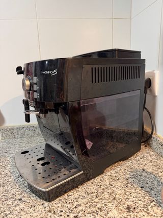 Cafetera DeLonghi Magnifica S Automática