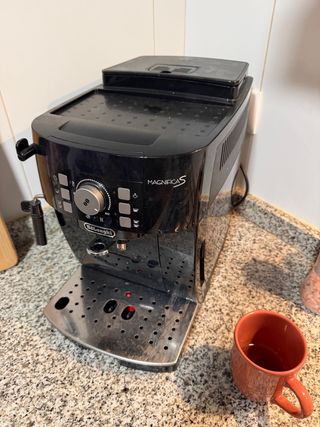 Cafetera DeLonghi Magnifica S Automática