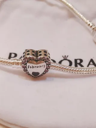 Charm Pandora Corazón Febrero Circonitas Moradas
