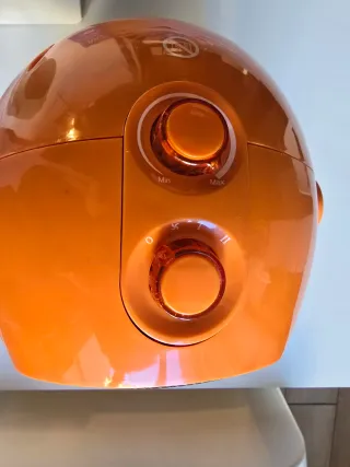 Termoventilatore ceramico arancione, stufetta.