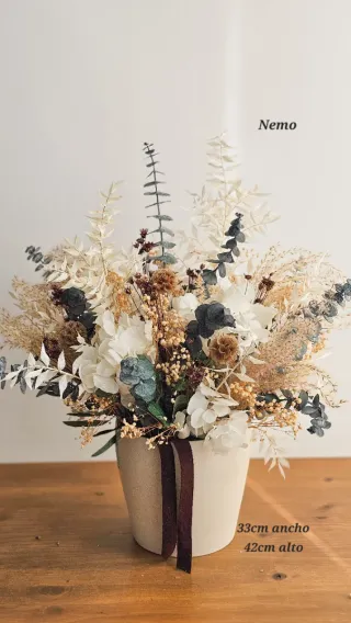 Ramos de flores secas y preservadas