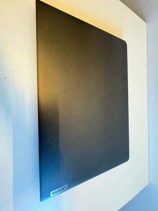 Lenovo V17 G4 Portátil