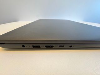 Lenovo V17 G4 Portátil