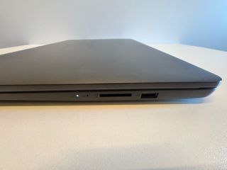 Lenovo V17 G4 Portátil