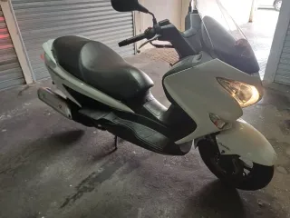 Suzuki Burgman 125 Scooter