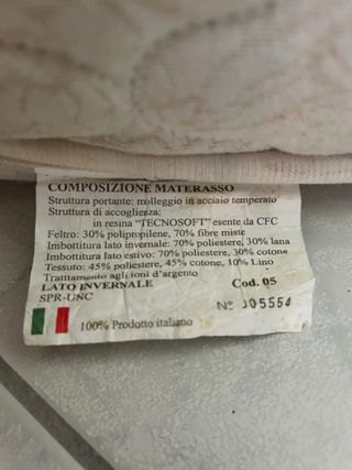 Materasso matrimoniale usato in tessuto