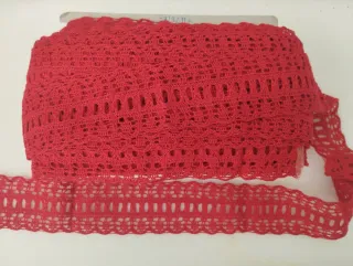 Pasacintas de encaje color rojo